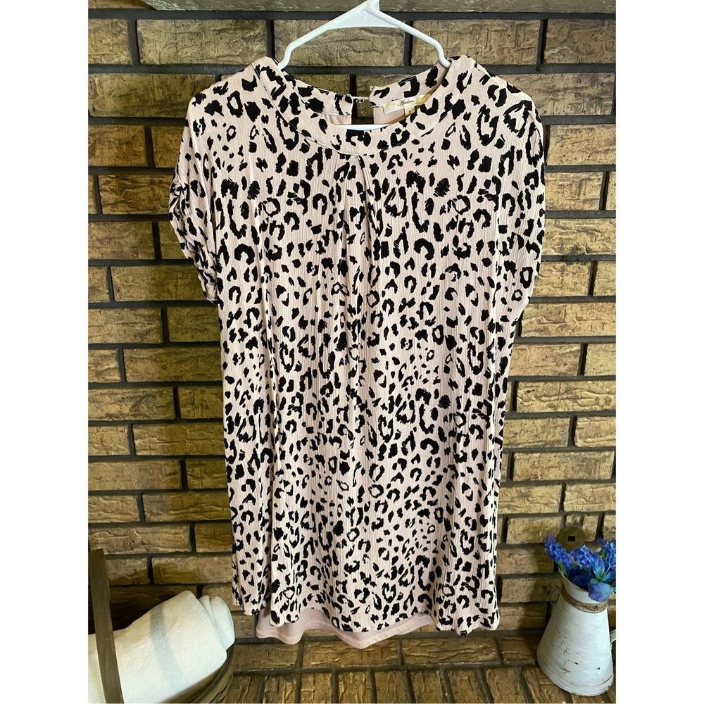 Andree By Unit cheetah Print Top‎